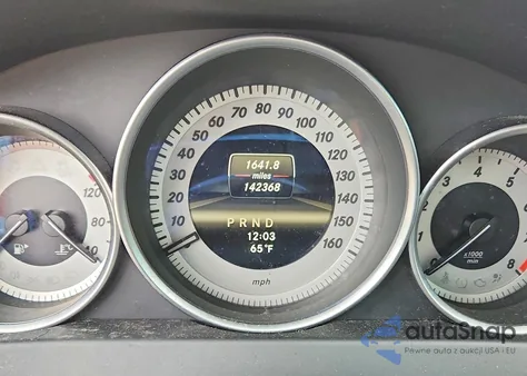 2013 Mercedes-Benz C 250 z USA, uszkodzony, nr VIN WDDGF4HB4DA853906